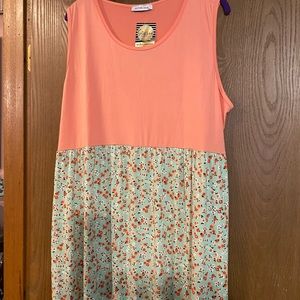 Maxi dress. Coral and green ditsy. 3X (24w). NWT.